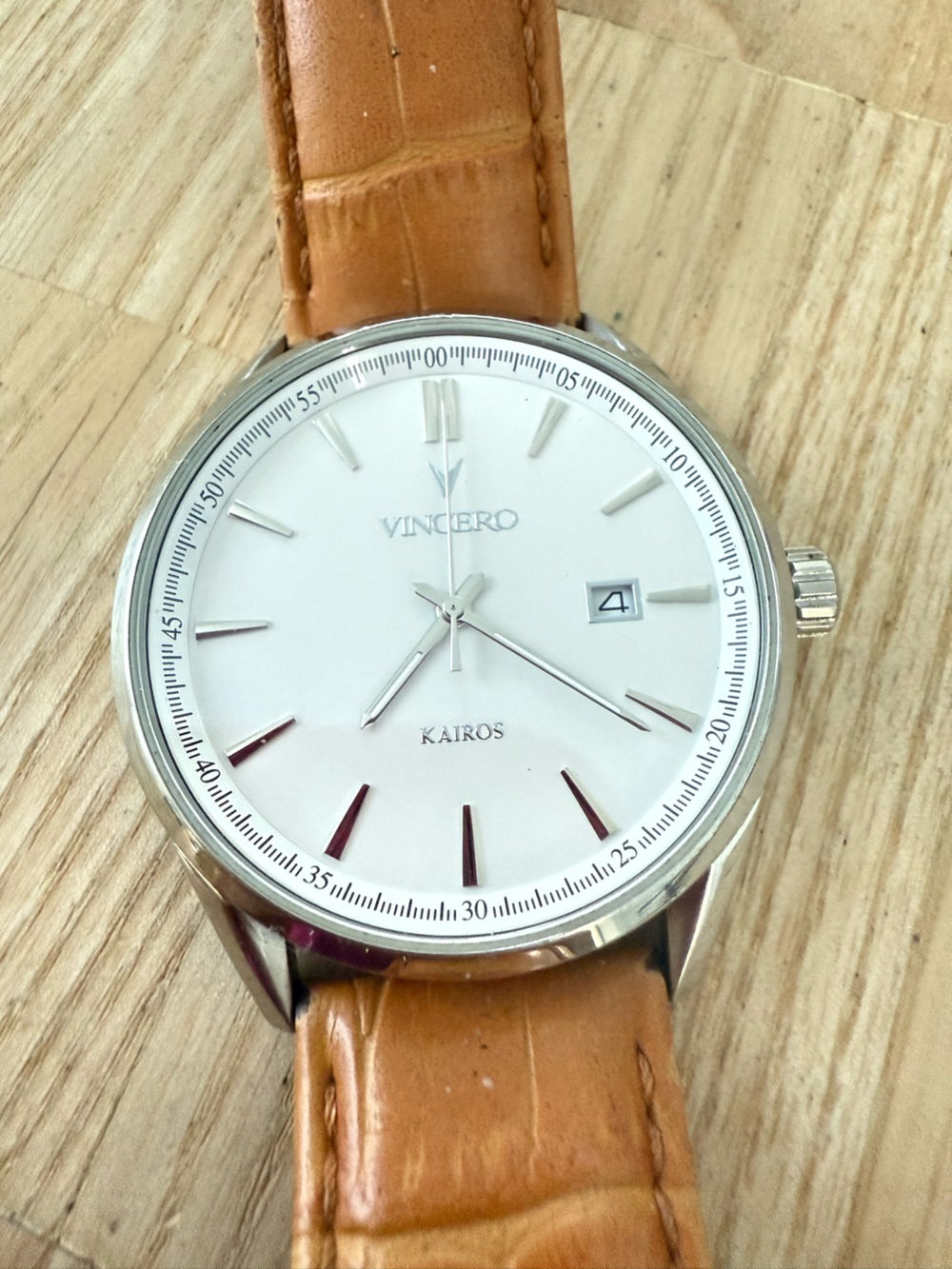 Vincero kairos men’s silver tone tan leather dress watch NEW BATTERY